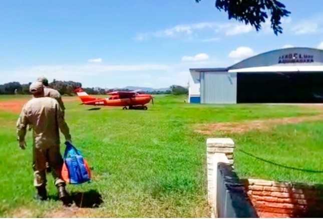 Bombeiros socorrem menina picada por cobra em fazenda no Pantanal