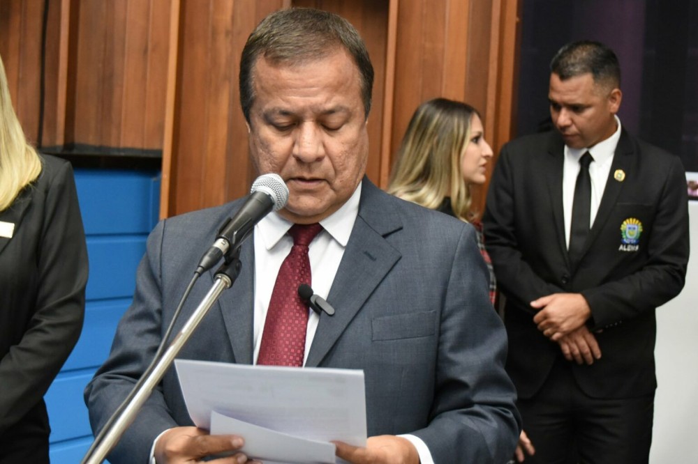 Amarildo segue intubado e em estado gravíssimo; Zeca volta a passar por exames