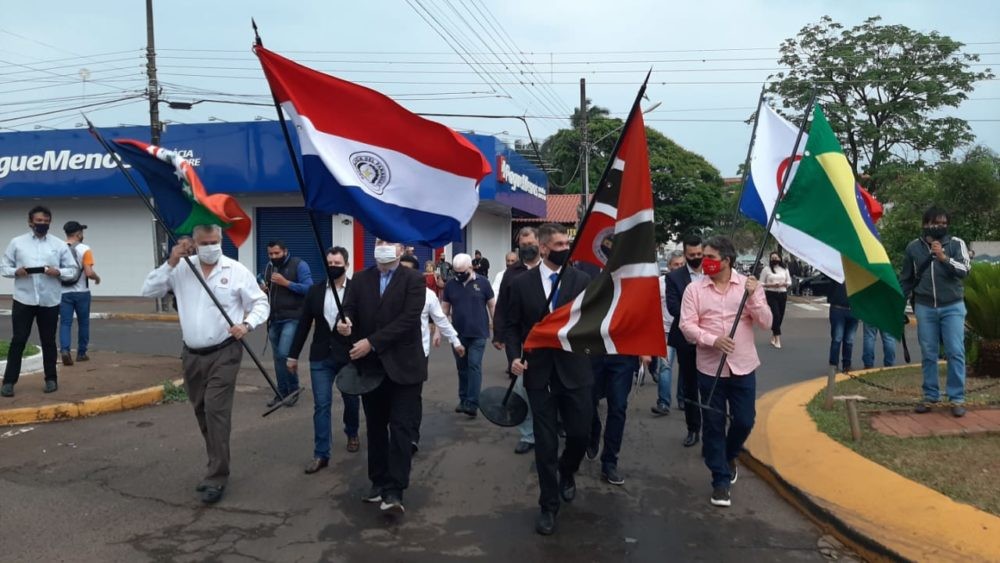 Ato marca reabertura da fronteira após 7 meses