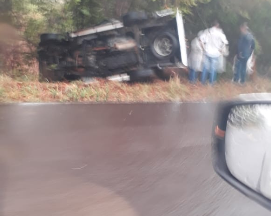 Major da PM morre após caminhonete capotar na MS-080