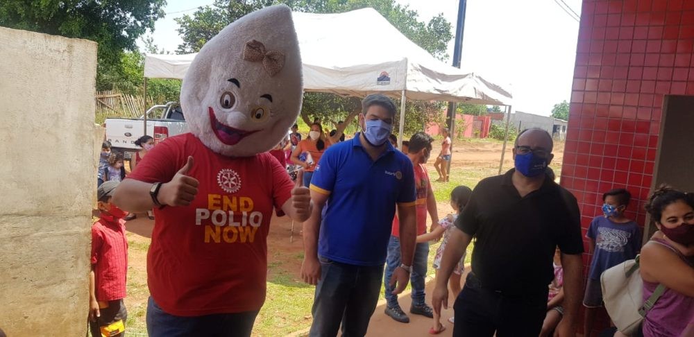 Rotary Club participa do Dia D de vacinação em Ponta Porã