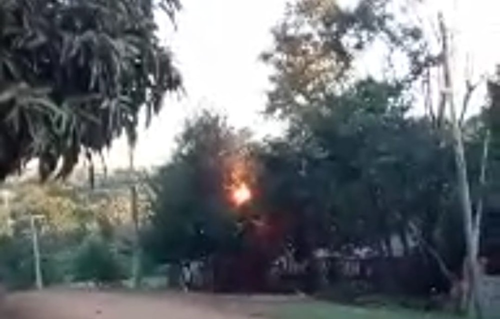 Casa de criança desaparecida é incendiada na fronteira