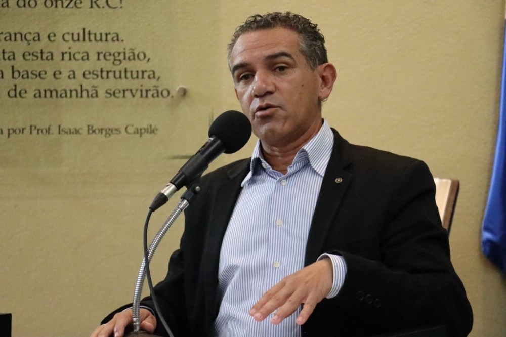 Vanderlei Avelino pede novo asfalto para Coopha Fronteira e melhorias para taxistas