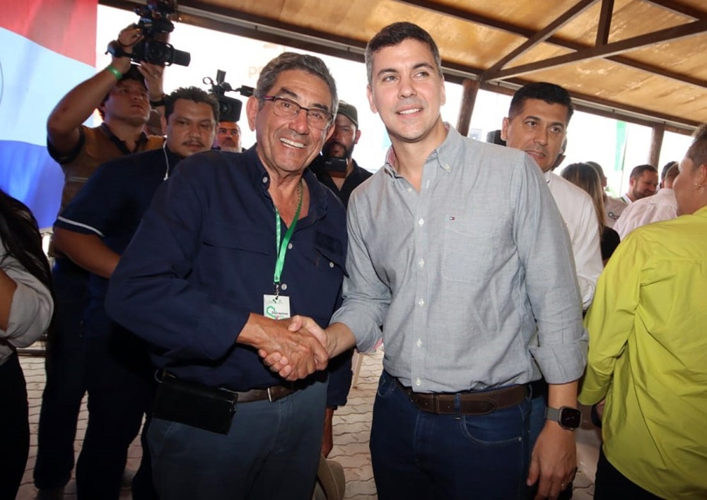 Prefeito de Porto Murtinho se encontra com presidente eleito do Paraguai