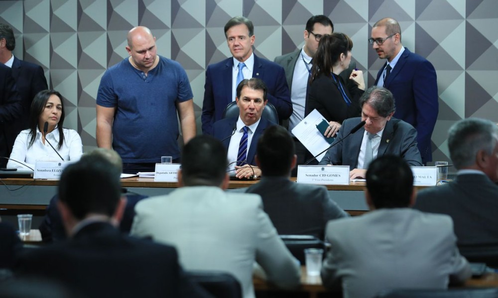 CPMI mantém deputado investigado por participar do 8 de janeiro