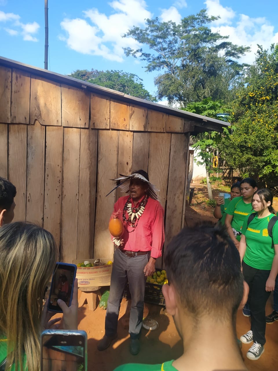 Estudantes da Geni Marques Magalhães – realizam intercâmbio na Aldeia Pirakua