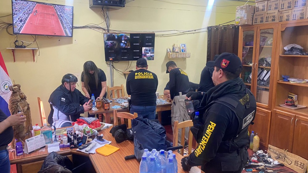 Operação  apreende armas, droga e bebidas na Penitenciária Regional de Pedro Juan Caballero