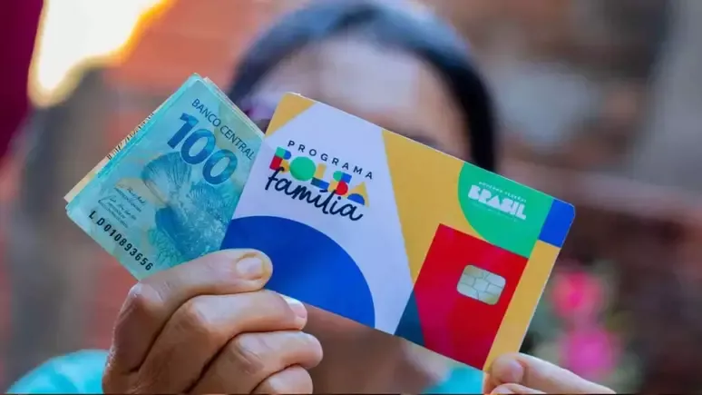 Caixa começa a pagar Bolsa Família com novo adicional de R$ 50