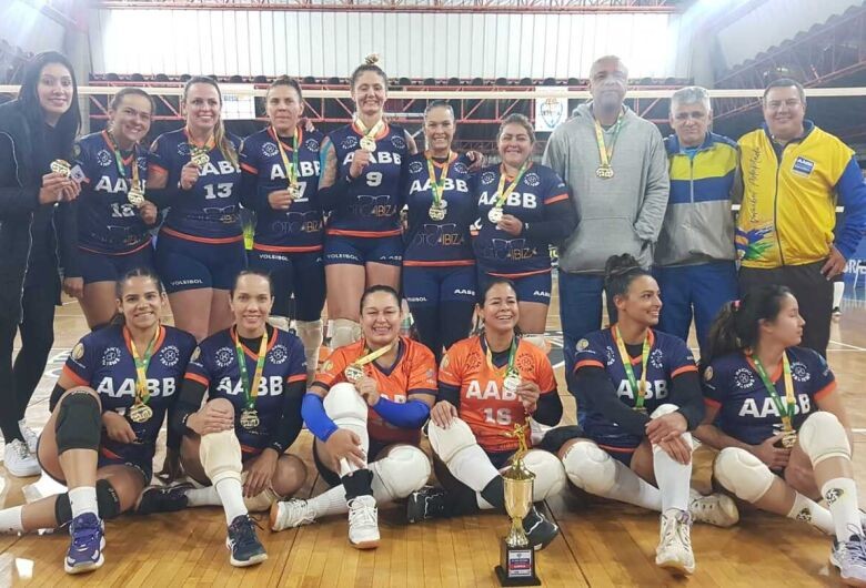Copa Pantanal de vôlei define campeões no masculino e feminino