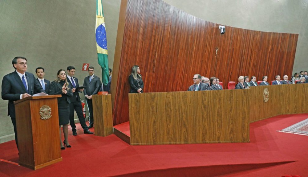 TSE inicia julgamento que pode levar à inelegibilidade de Bolsonaro