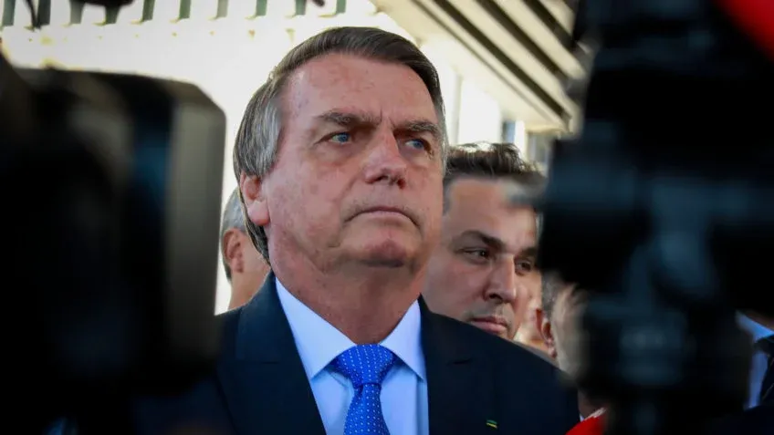 TSE retoma julgamento que pode levar à inelegibilidade de Bolsonaro