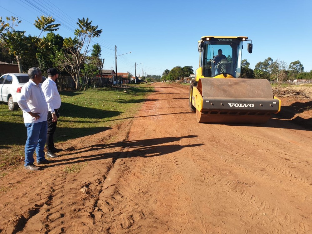 Prefeitura realiza manutenção de ruas no distrito de Sanga Puitã