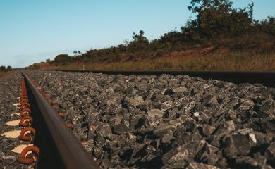 Presidente defende investimento em ferrovias