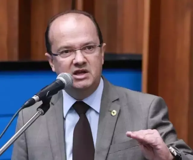 Riedel cumpre agenda internacional e Barbosinha assume por 8 dias