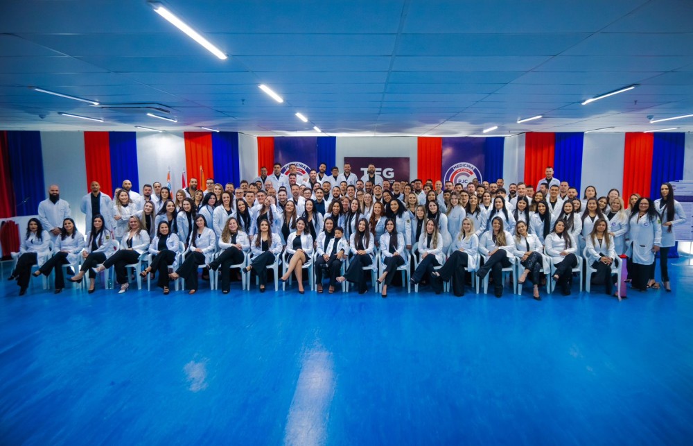 Formandos da UCP apresentam trabalho final de curso de Medicina