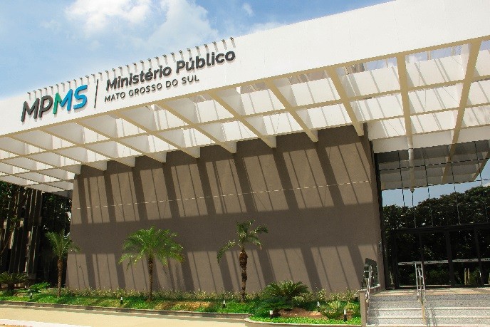 Liminar suspende lei que dispõe sobre aumento de salários de agentes políticos da Capital