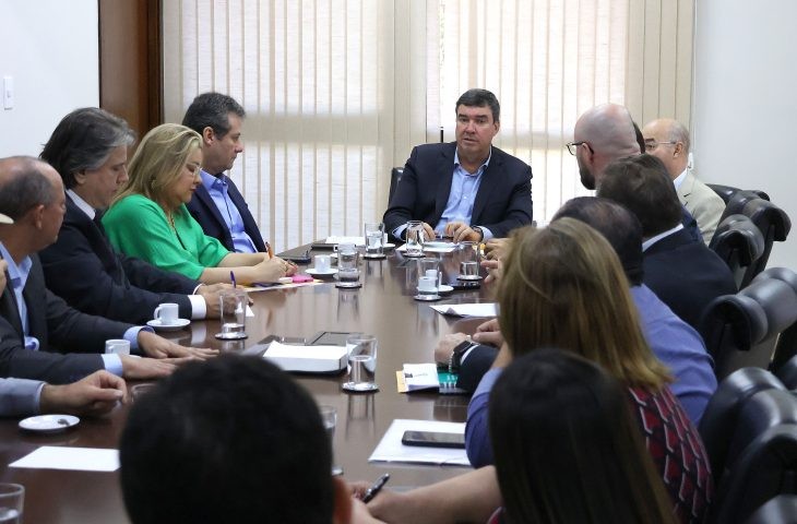Governo discute soluções para demandas da saúde apresentadas por prefeitos