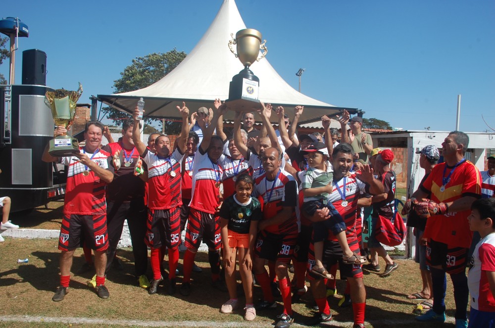 Nosso Lar 'atropela' Seva e sagra-se campeão da Copa dos Veteranos