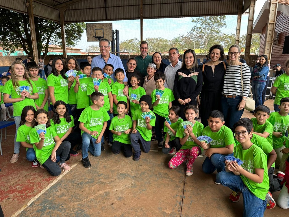 Eduardo Campos participa do lançamento do projeto Recicla Verdinho