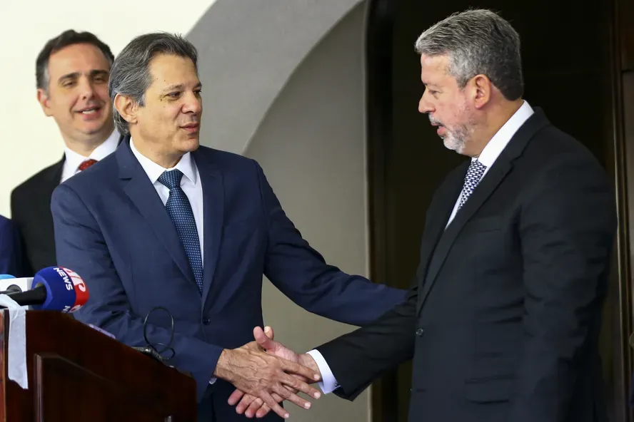 'Câmara está com poder que nunca vi na vida' diz Haddad que pede 'moderação'