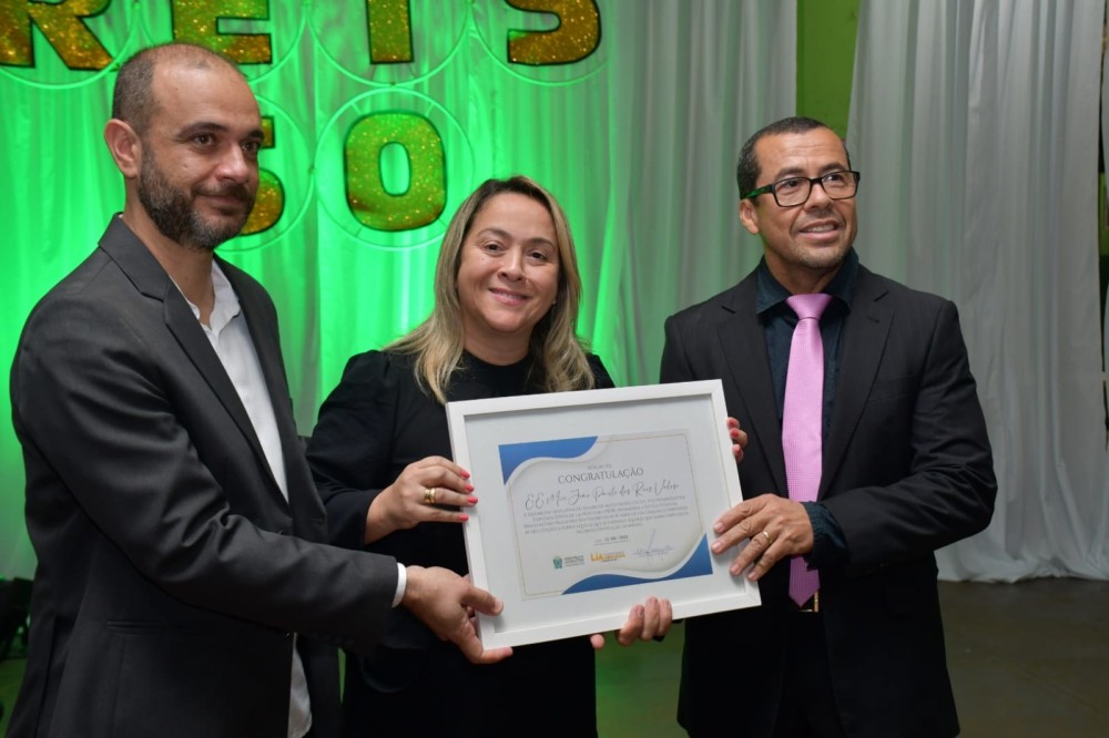 Lia Nogueira prestigia cinquentenário de escola estadual, em Dourados