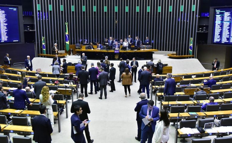 Câmara aprova projeto que exige revisão anual de valores pagos pelo SUS a hospitais conveniados