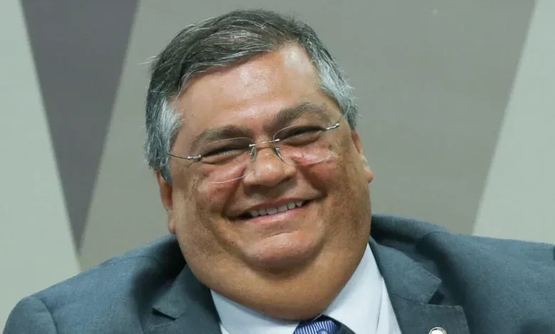 Dino ironiza imagens apagadas do Ministério da Justiça e culpa empresa privada
