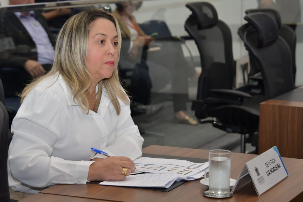 Sancionado PL de Lia Nogueira que dá segurança para mulheres durante exames médicos