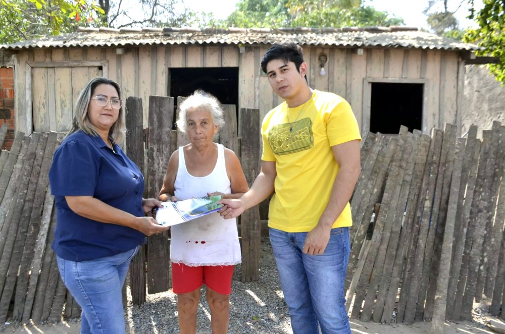 Prefeito Nelson Cintra regulariza imóveis de murtinhenses