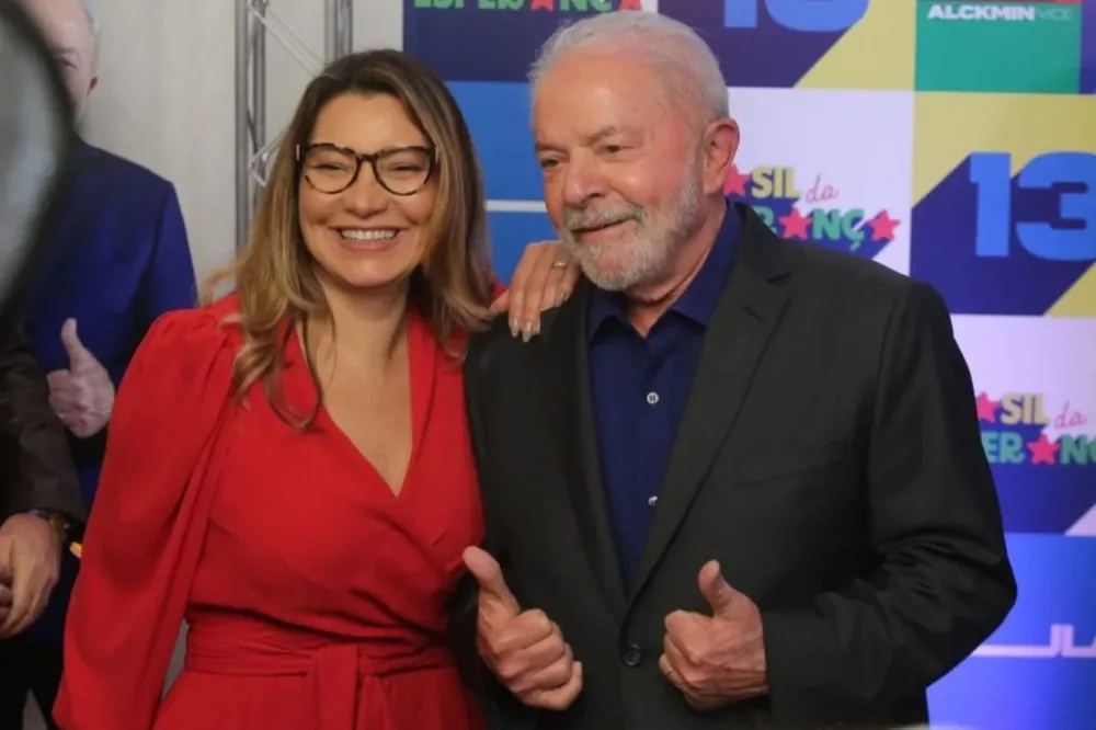 Lula quer comprar avião de R$ 400 milhões com suíte para casal
