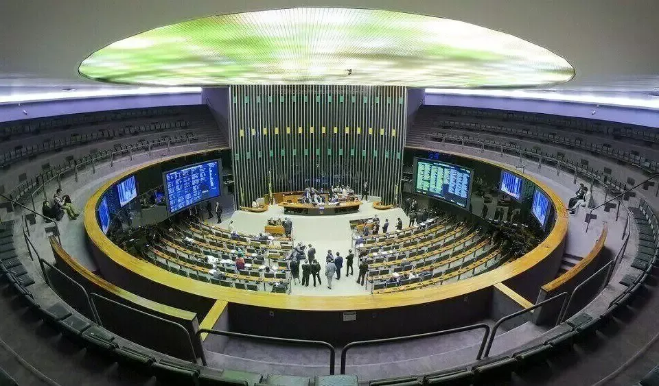 Minirreforma eleitoral aprovada na Câmara pode flexibilizar Lei da Ficha Limpa; entenda