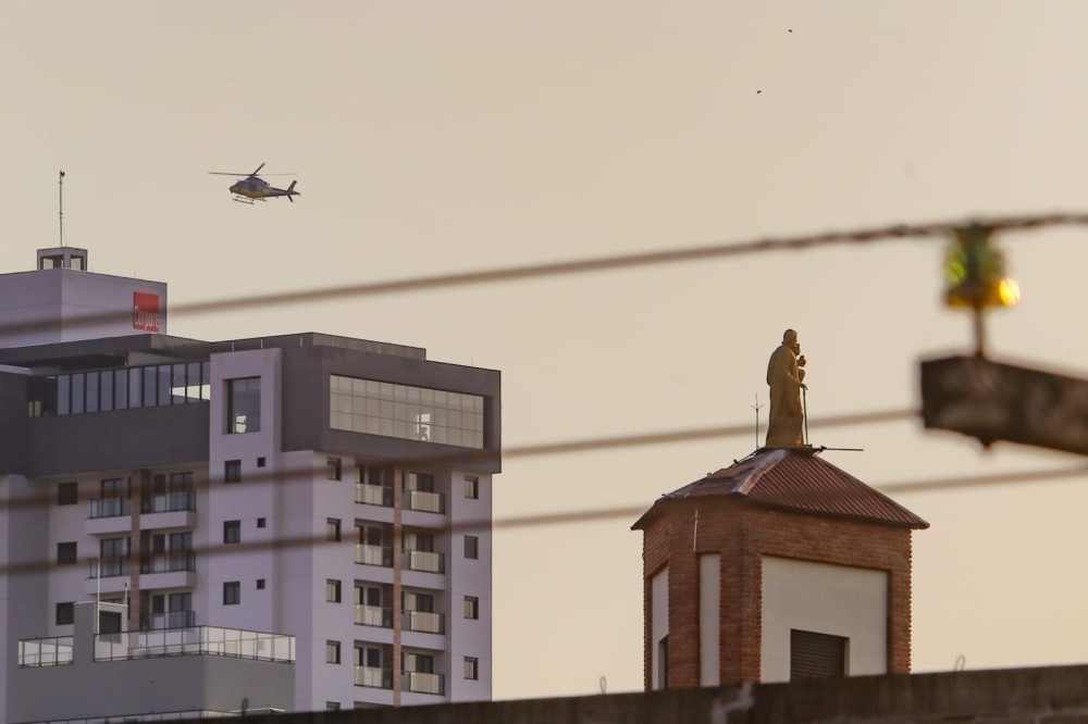FOTOS-LEGENDA: Operação contra o tráfico tem até helicóptero da PRF