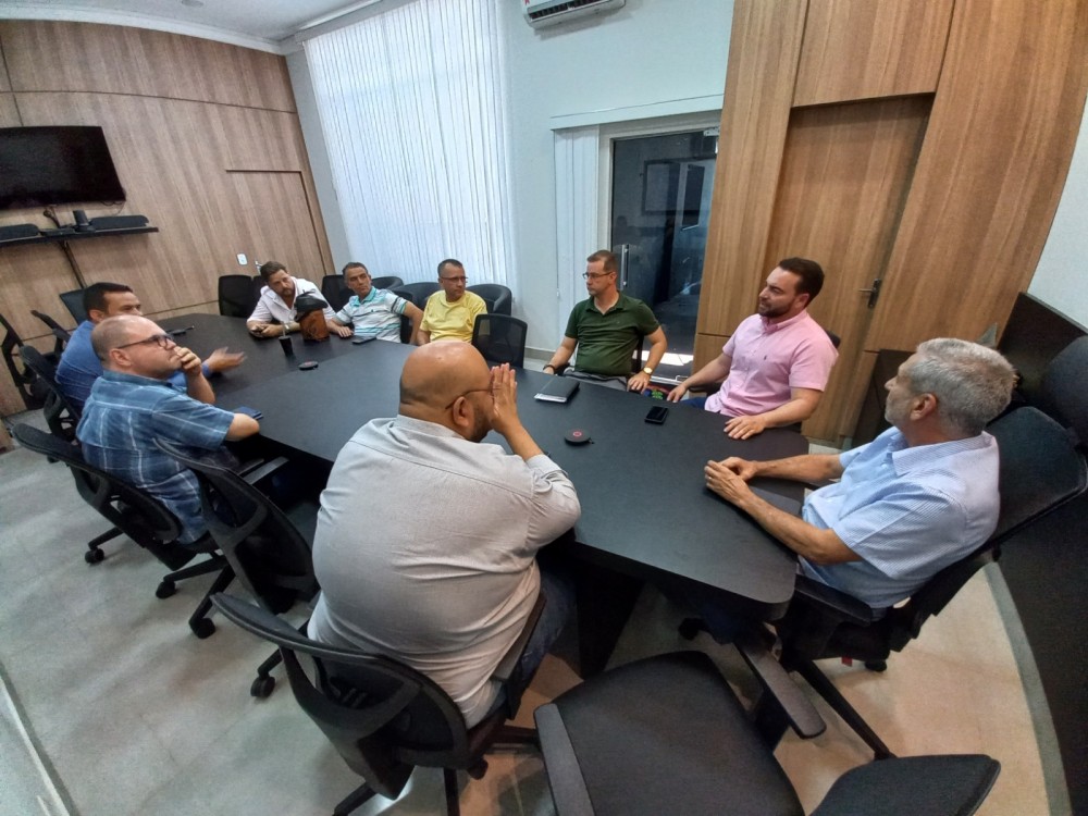 Vereadores recebem deputado estadual João César Matogrosso