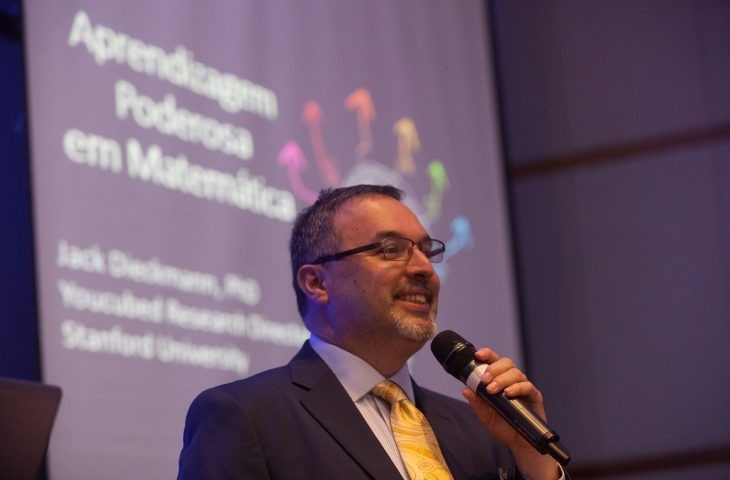 Professor norte-americano fará palestra em lançamento do projeto “Mentalidades Matemáticas”
