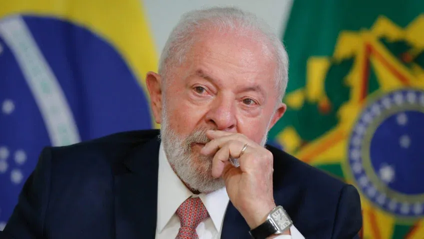 Lula passa por cirurgia para corrigir artrose no quadril nesta sexta-feira