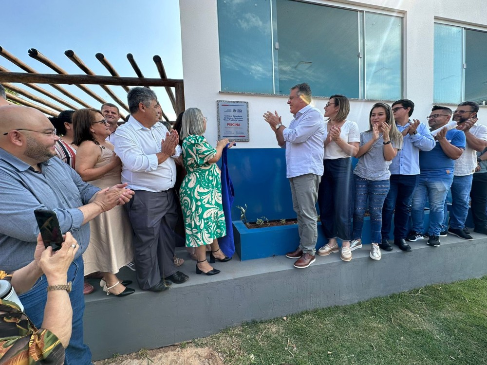 Eduardo Campos entrega piscina aquecida e coberta para o Centro de Convivência de Idoso