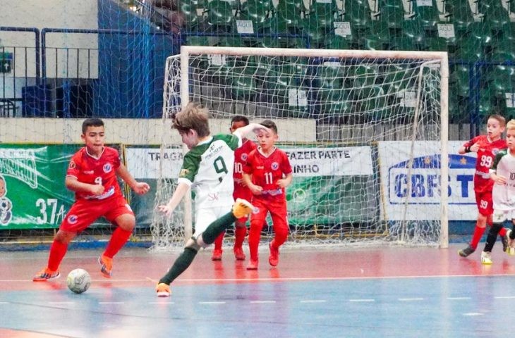 Taça Brasil Sub-10 de Futsal chega à semifinal e agita a sexta-feira