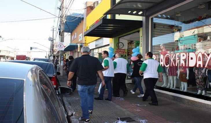 Procon alerta consumidores para compras na Black Friday