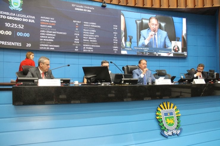 Assembleia aprova aumento de 14,95% aos professores do Estado