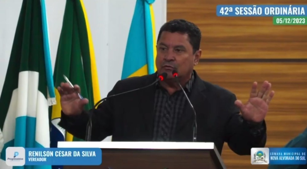 ASSISTA: Líder de prefeito na Câmara diz que motoristas caem em buracos porque não sabem dirigir