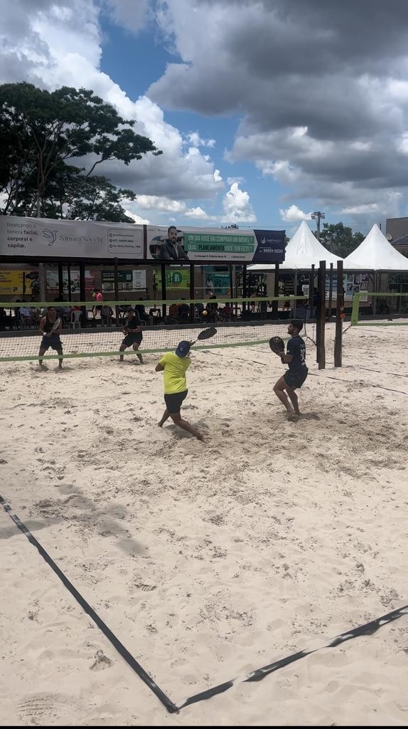 Com 200 atletas, torneio de beach tennis nacional agitou o fim de semana na capital