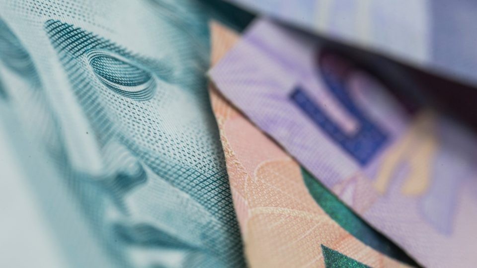 Dívida pública do Brasil atingirá 80% do PIB em 2024 e 90% em 2047, diz OCDE