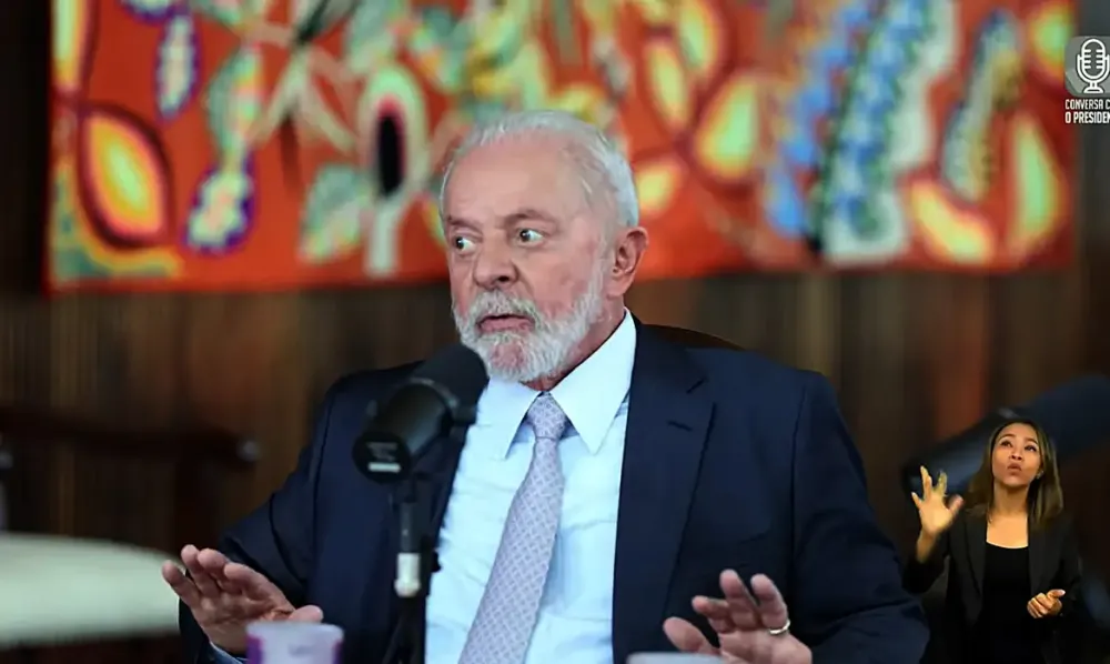 Lula fica descontente e critica previsão da OCDE sobre economia brasileira