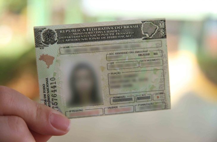 Promessa de CNH sem aulas, exames e nem provas é golpe