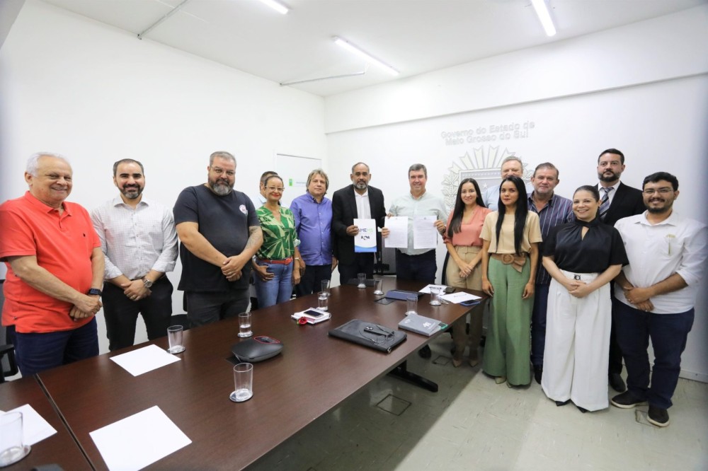 Com Riedel, Caravina discute taxação previdenciária dos servidores aposentados