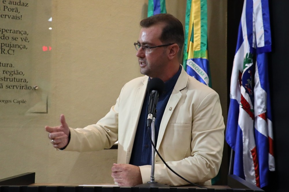 Thiago Vedana solicita ampliação da rede de esgoto em Ponta Porã