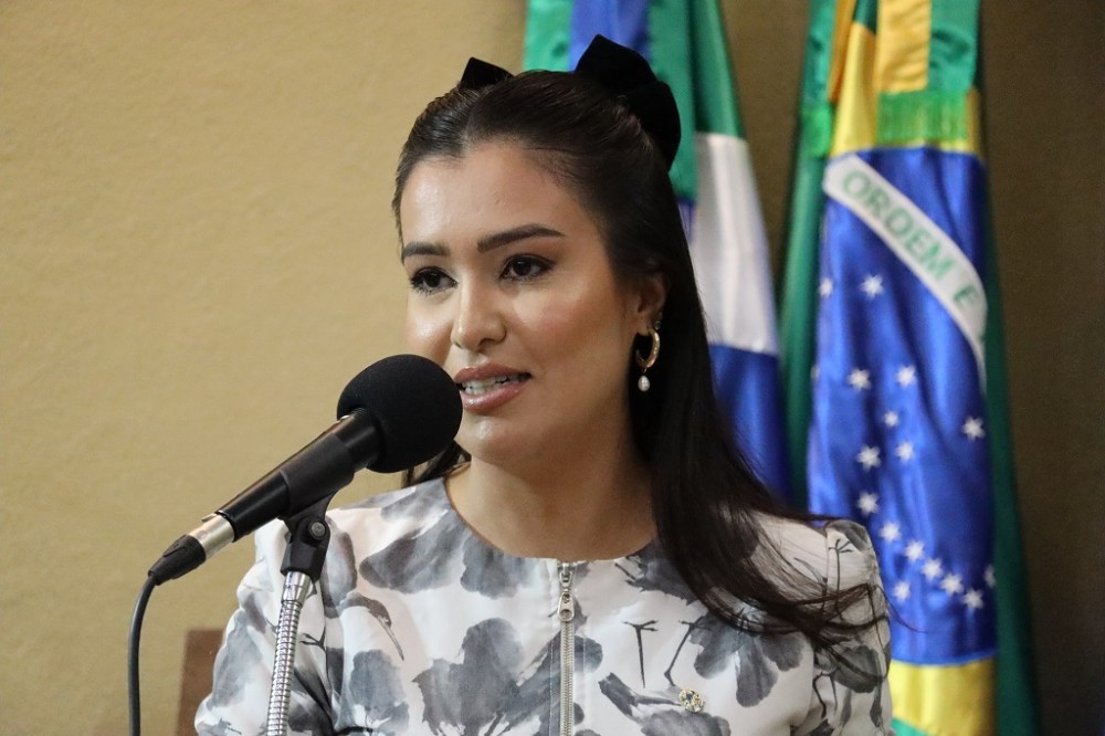 Kamila Alvarenga visa inclusão e faz projetos para autistas e deficientes auditivos