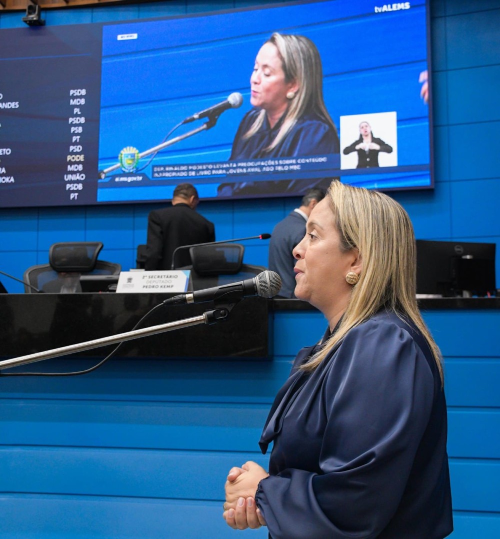 Em repúdio, Lia Nogueira propõe recolhimento de livro distribuído pelo MEC