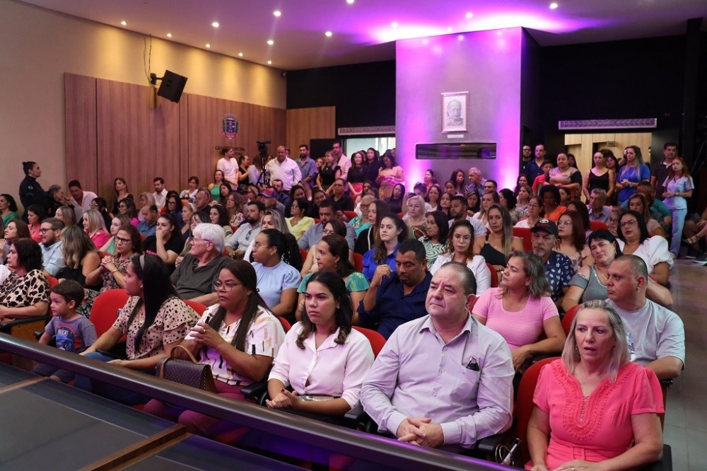 Sessão solene da Câmara de Ponta Porã presta homenagem às mulheres da fronteira