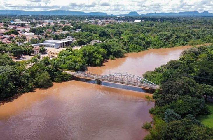 Dia Mundial da Água: Concessionária de água e PMA participam de mutirão de limpeza do Rio Aquidauana